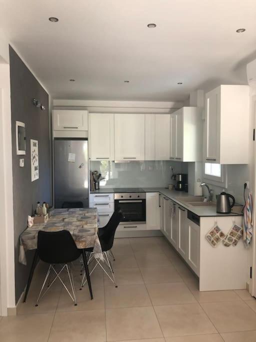 Renovated Apartment With Garden And Parking Space Peraia  Exterior photo