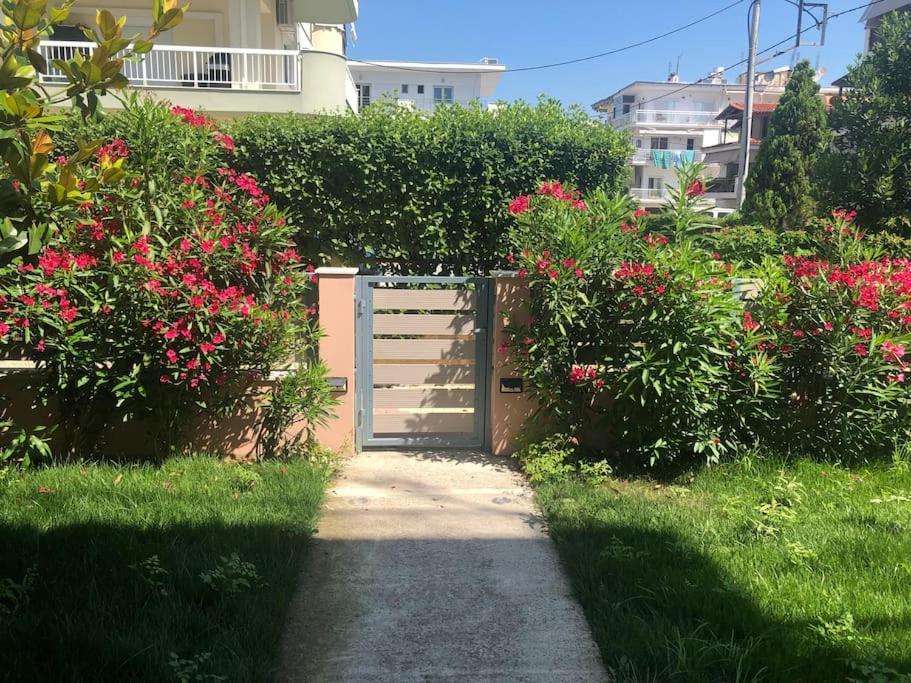Renovated Apartment With Garden And Parking Space Peraia  Exterior photo