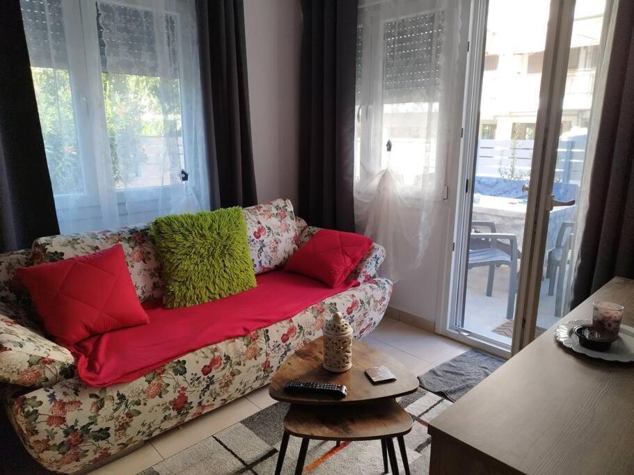 Renovated Apartment With Garden And Parking Space Peraia  Exterior photo